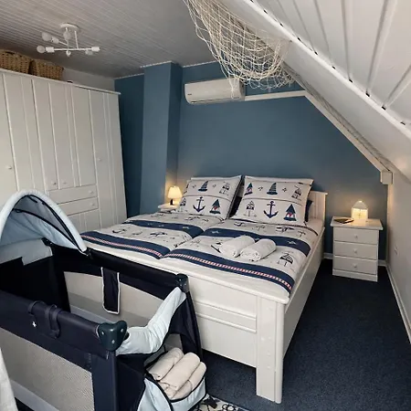 Mit Eingezaeuntem Garten Nahe Greetsiel Und Nordsee Holiday home